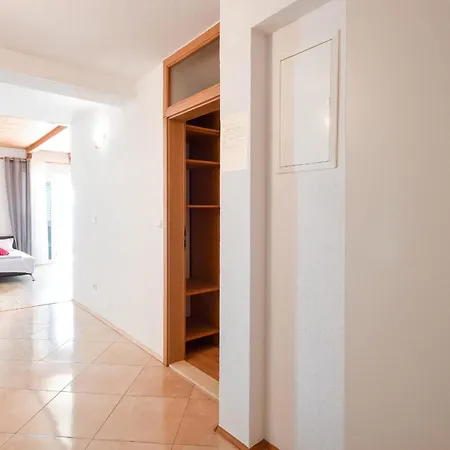 Apartment Zrinka Brela