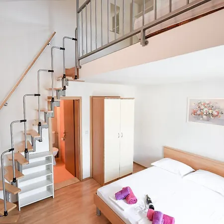 Zrinka Apartment *